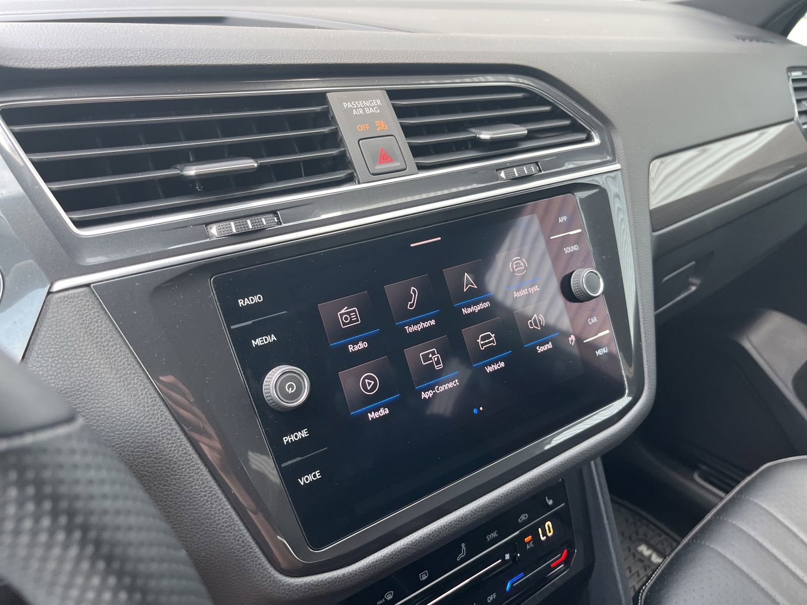 Used 2022 Volkswagen Tiguan SE R-Line FWD image 22