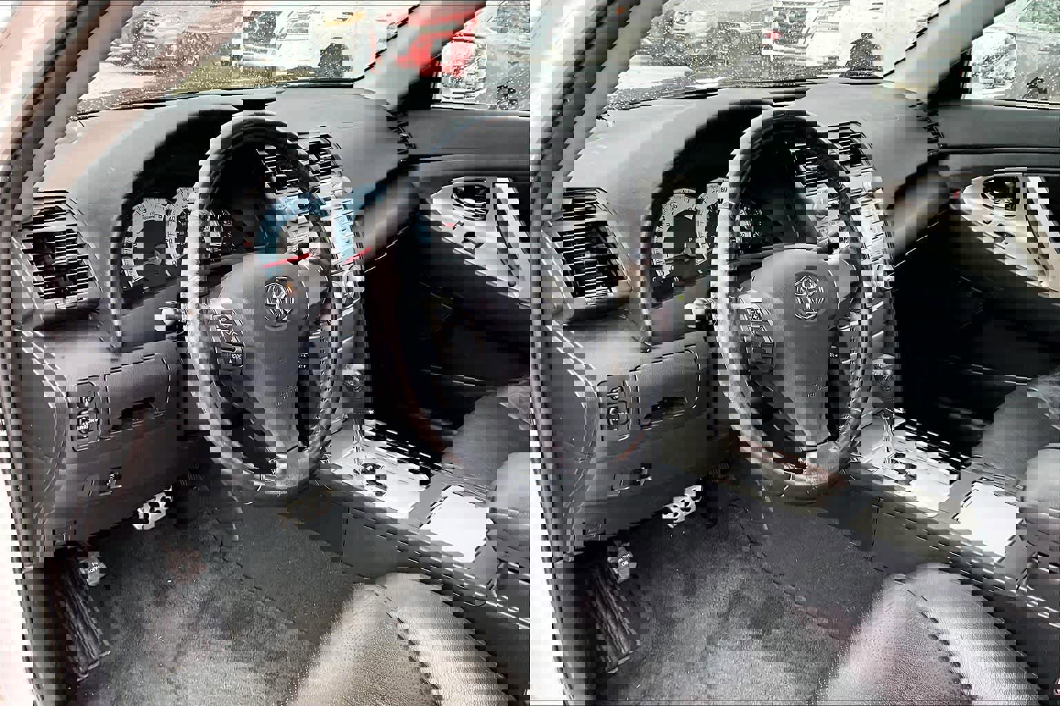 Used 2010 Toyota Camry SE image 15