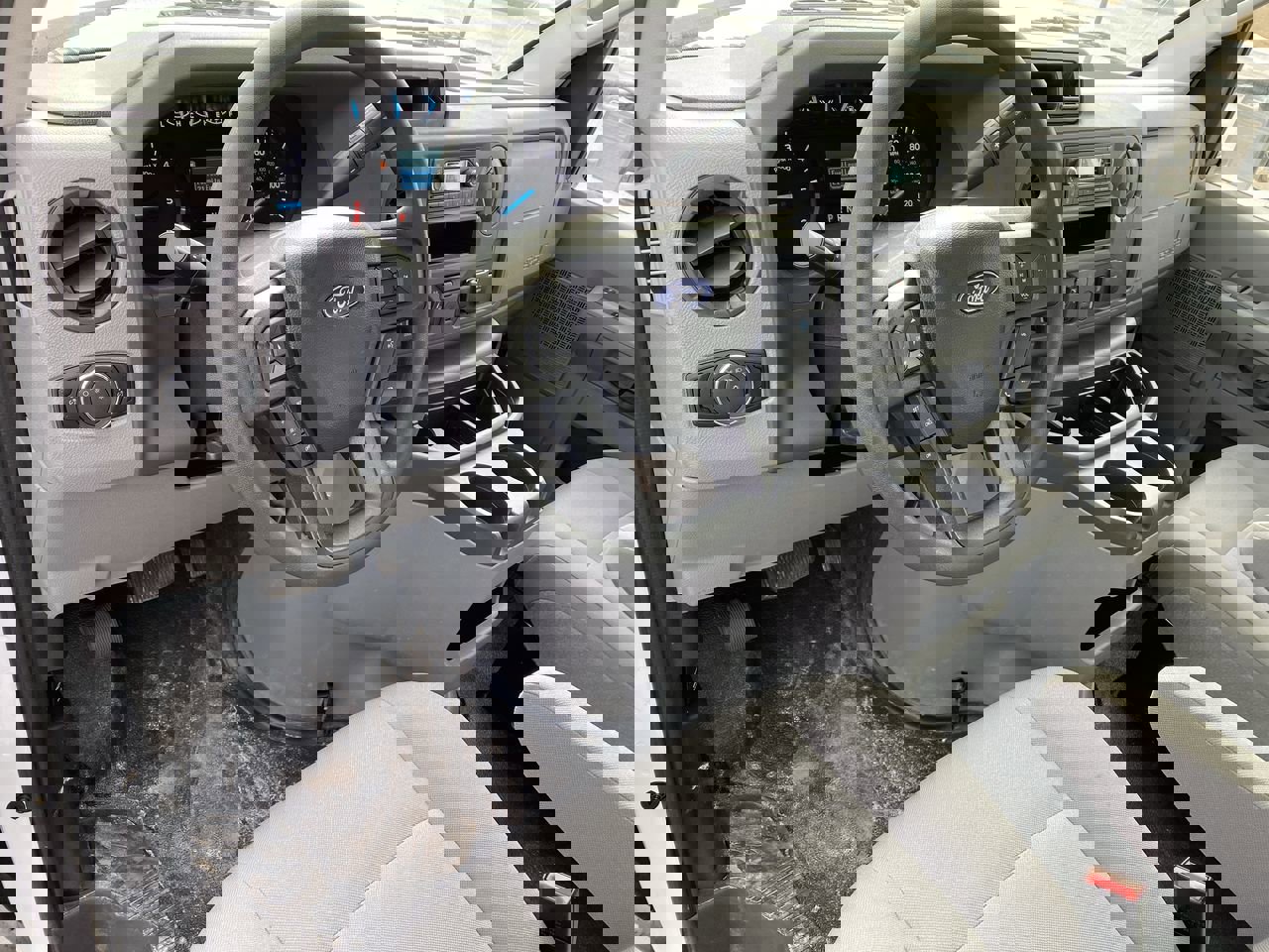 New 2025 Ford E-450 and Econoline 450 Super Duty w/ Power Equipment Group RWD image 3