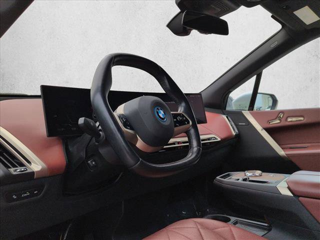 Used 2023 BMW iX xDrive50 w/ Premium Package image 10