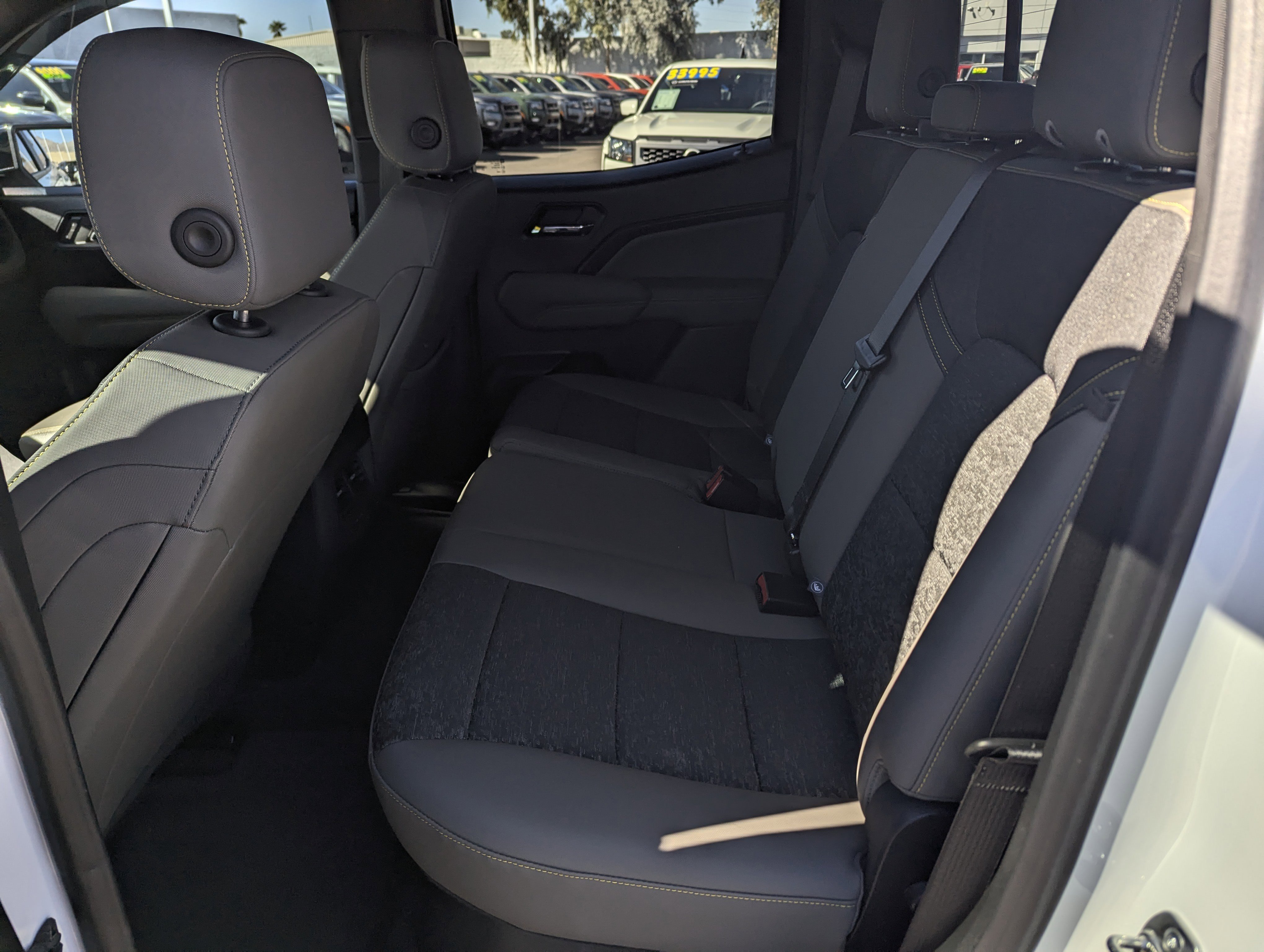 Used 2024 Chevrolet Colorado ZR2 w/ Safety Package image 9