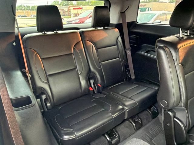 Certified 2023 GMC Acadia SLT w/ Elevation Edition AWD/4WD image 19