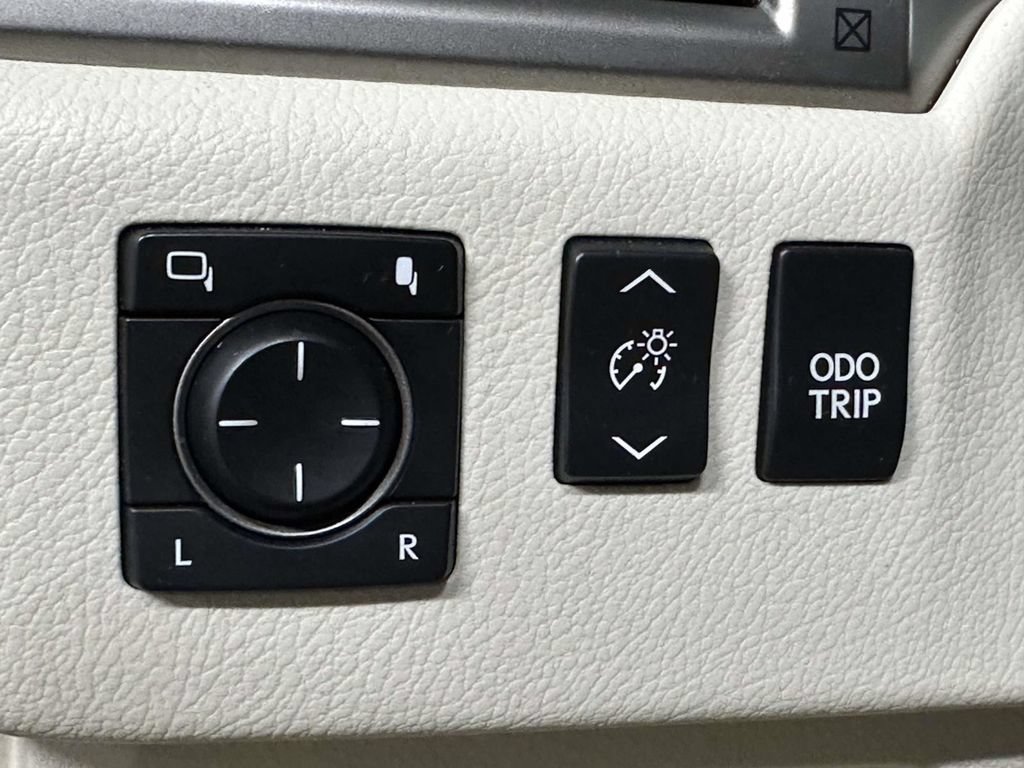 Used 2019 Lexus GX 460 Premium w/ Premium Package AWD/4WD image 22