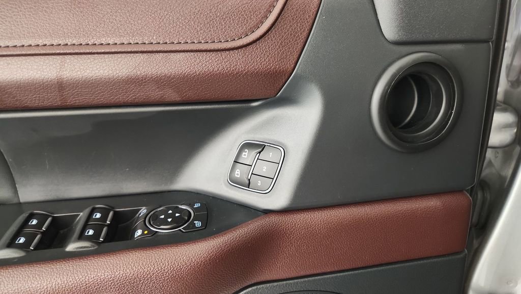 Used 2022 Ford Expedition Max Limited image 28