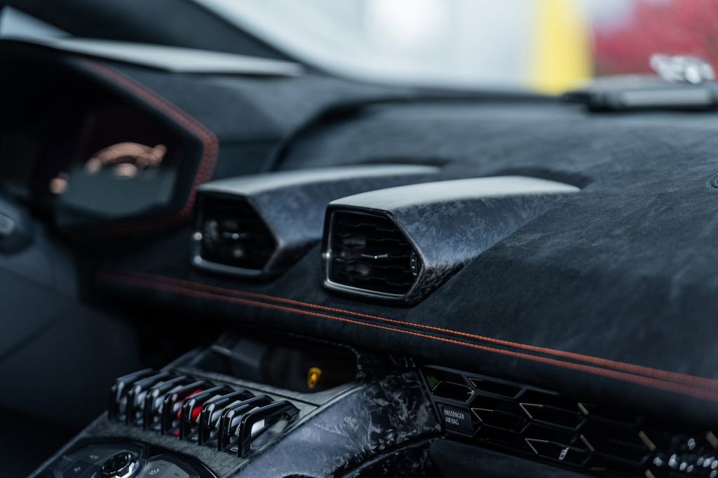 Used 2018 Lamborghini Huracan Performante image 40