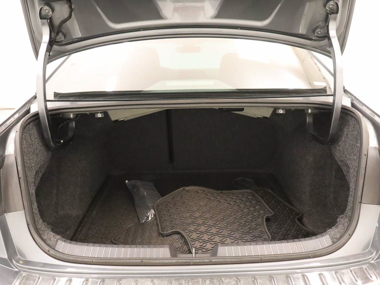 Used 2024 Volkswagen Jetta SEL FWD image 20
