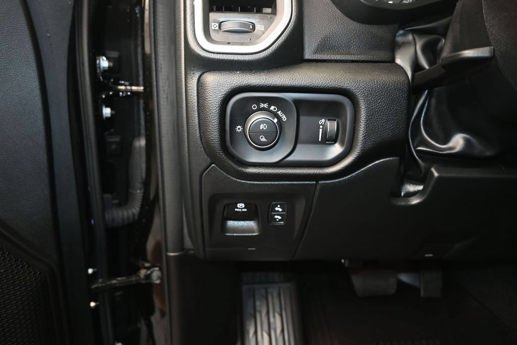 Used 2026 RAM 1500 Big Horn w/ Night Edition AWD/4WD image 12