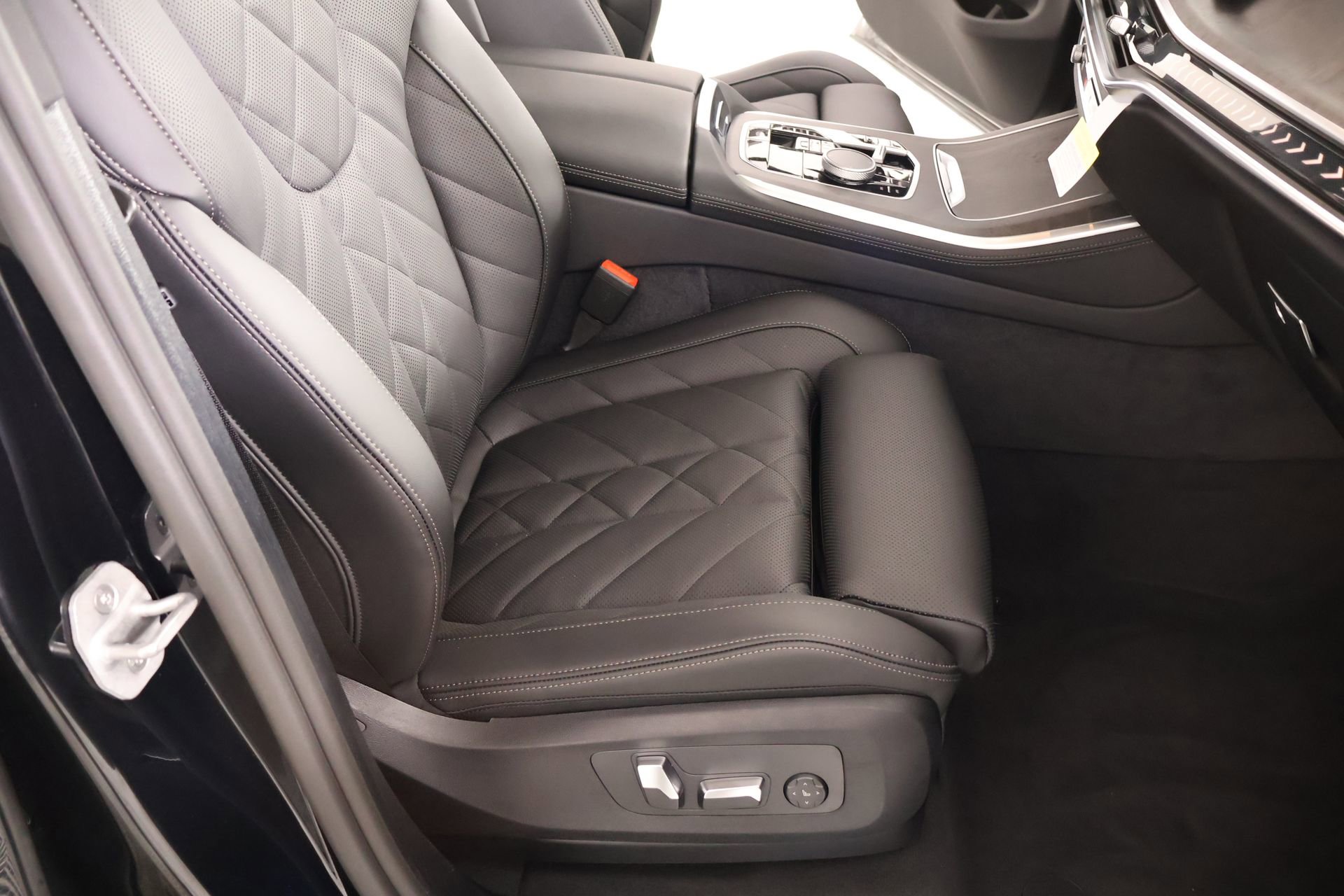 New 2026 BMW X5 sDrive40i RWD image 13