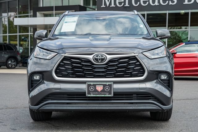 Used 2020 Toyota Highlander XLE AWD/4WD image 2