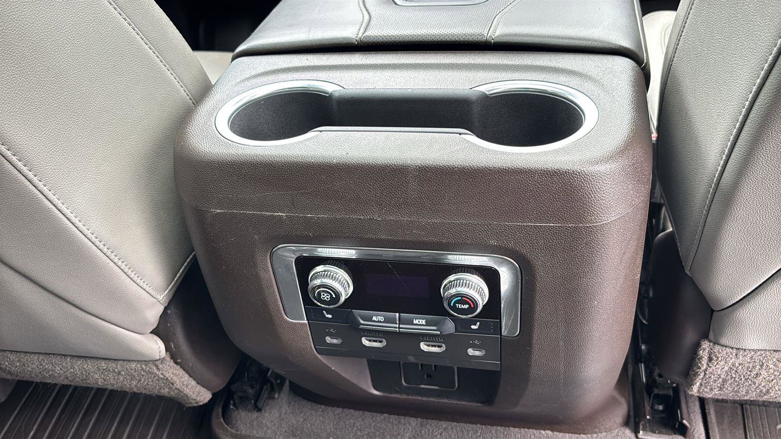 Used 2021 GMC Yukon SLT w/ SLT Luxury Plus Package image 25