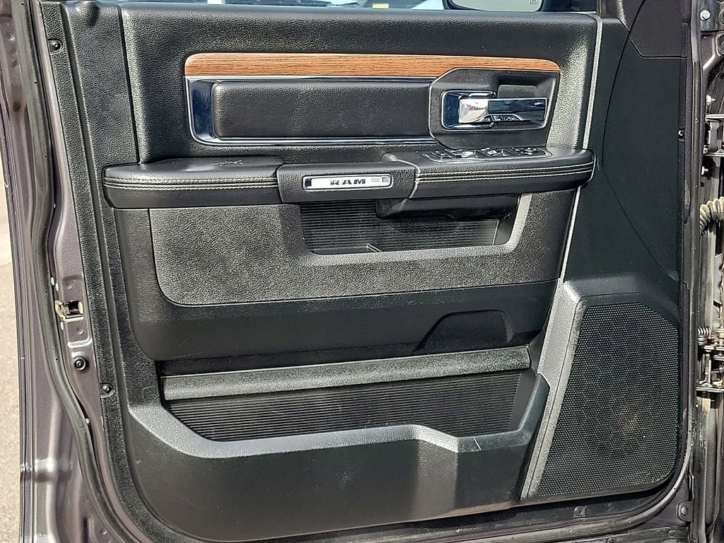 Used 2018 RAM 1500 Laramie w/ Convenience Group AWD/4WD image 18