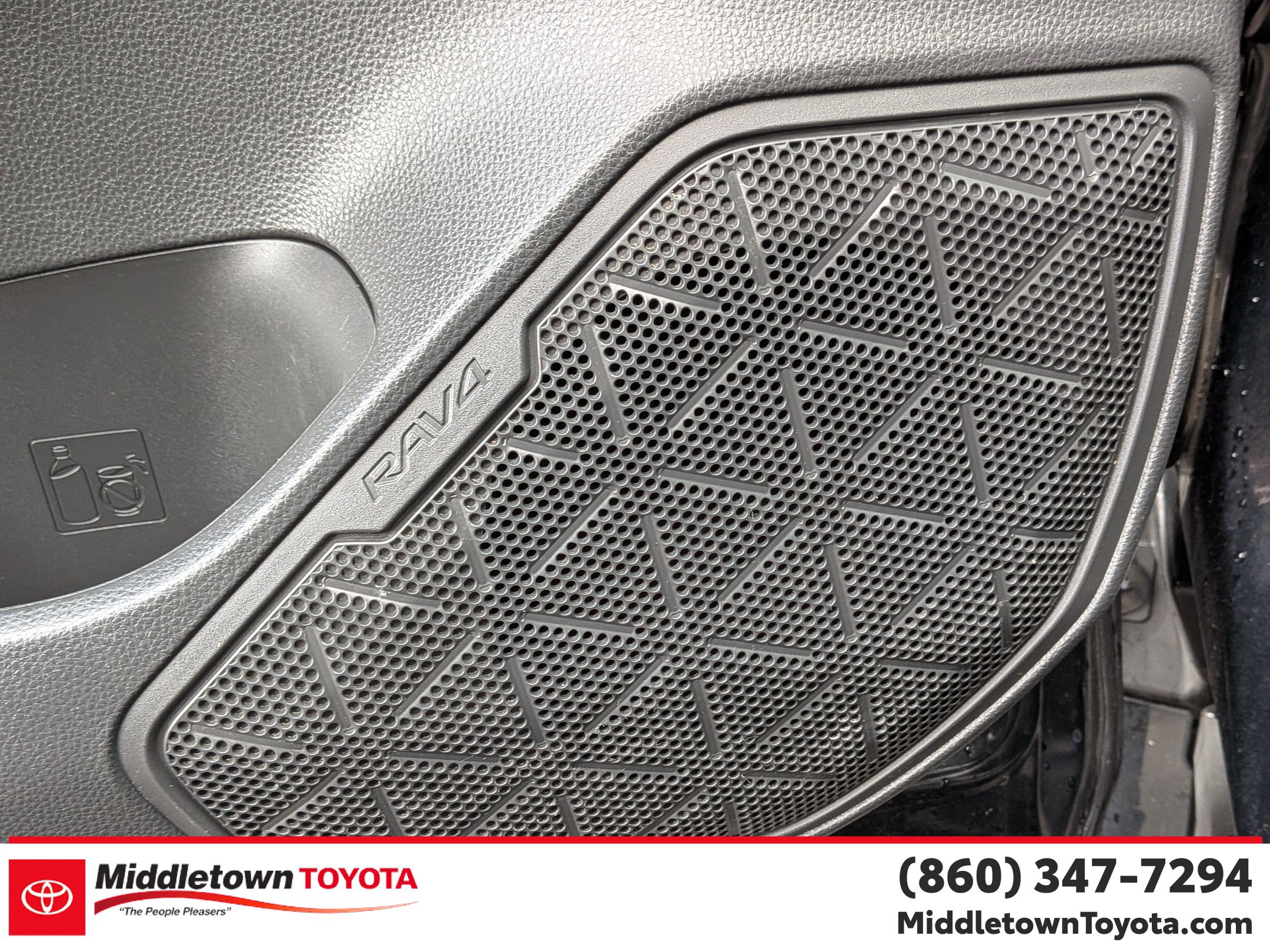 Used 2021 Toyota RAV4 SE w/ Weather & Moonroof Package AWD/4WD image 8