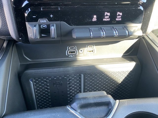 New 2026 RAM 1500 4x4 Crew Cab image 23