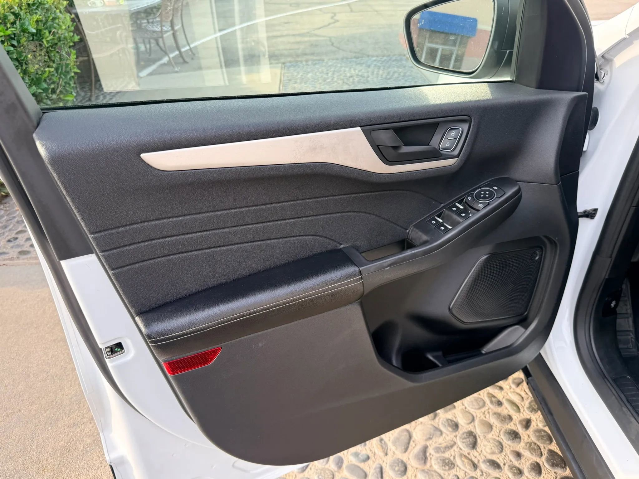 Used 2022 Ford Escape SE FWD image 10