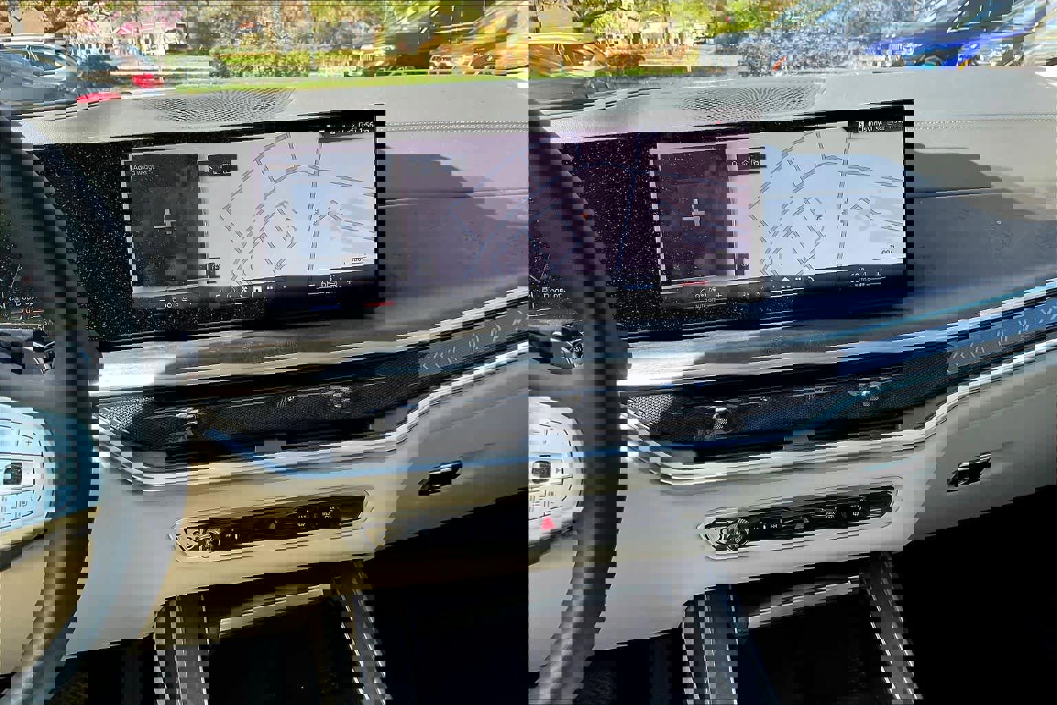 Used 2024 BMW X7 xDrive40i w/ Climate Comfort Package image 6