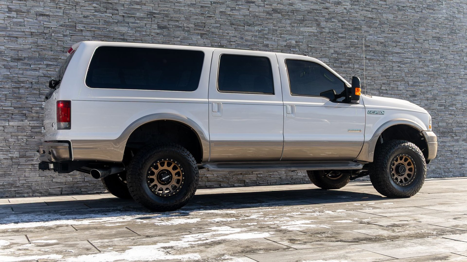 Used 2005 Ford Excursion Eddie Bauer image 11