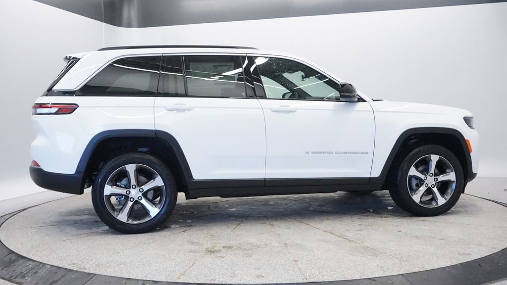 New 2026 Jeep Grand Cherokee Limited image 9