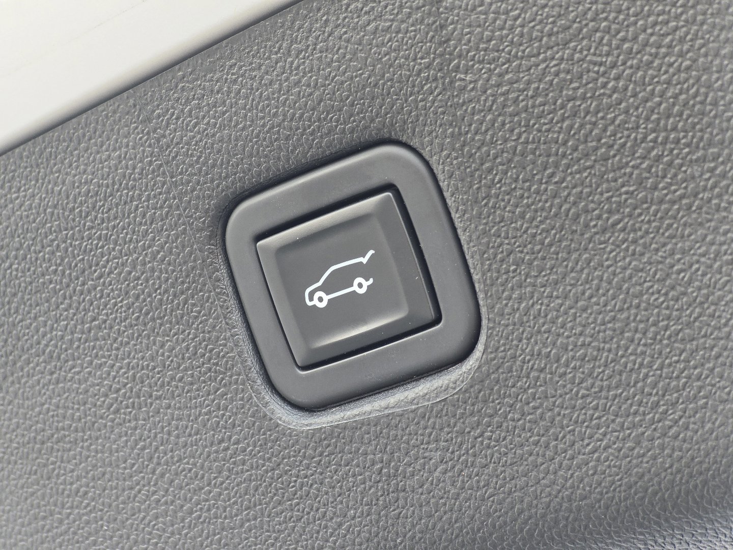 Used 2022 Chevrolet Blazer Premier w/ Enhanced Convenience Package image 18