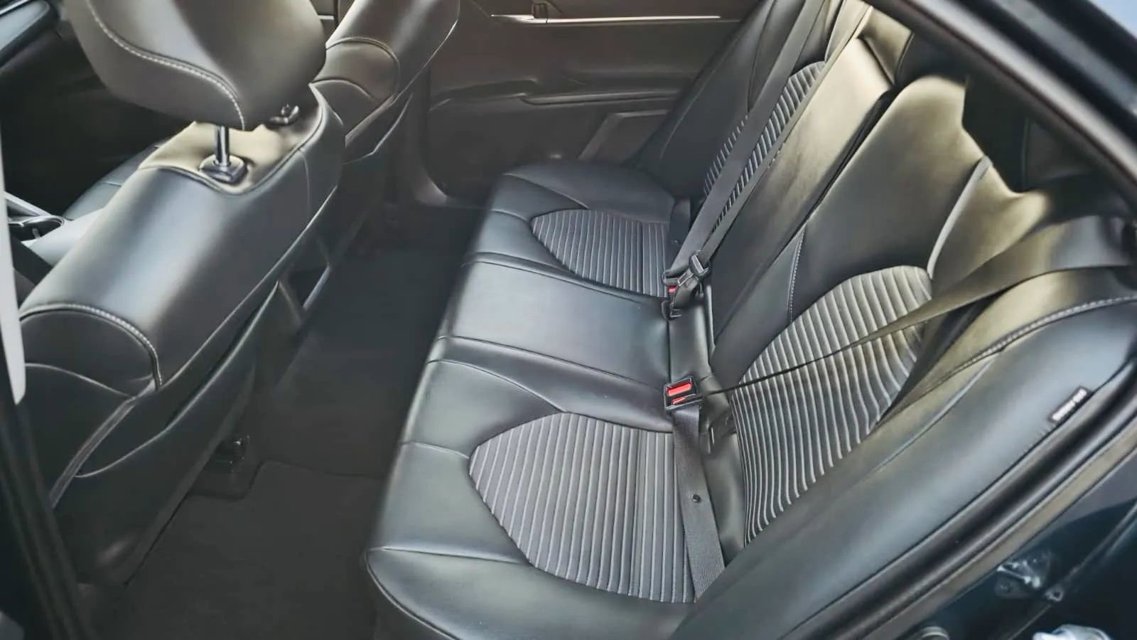 Used 2021 Toyota Camry SE image 10