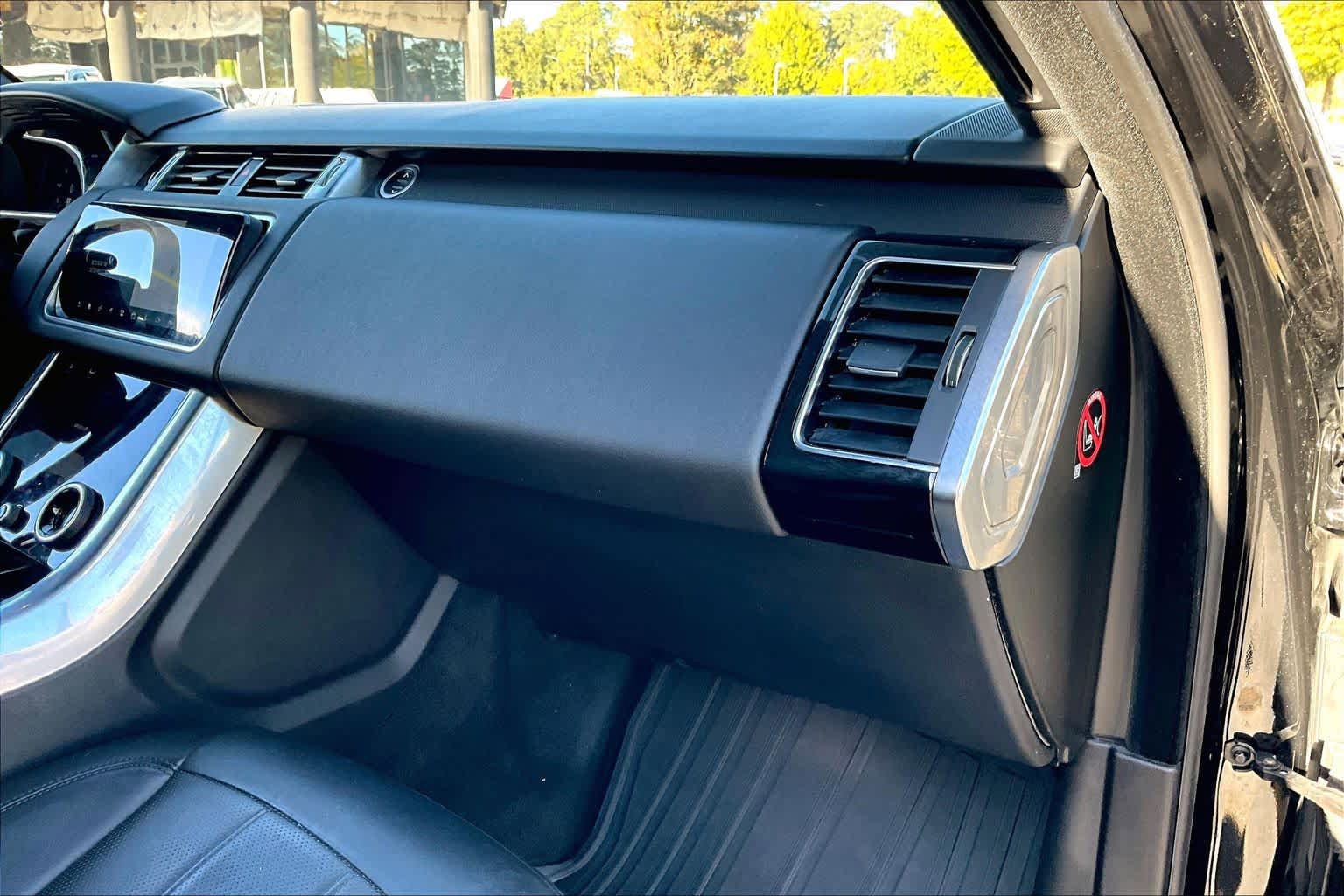 Used 2019 Land Rover Range Rover Sport HSE AWD/4WD image 19