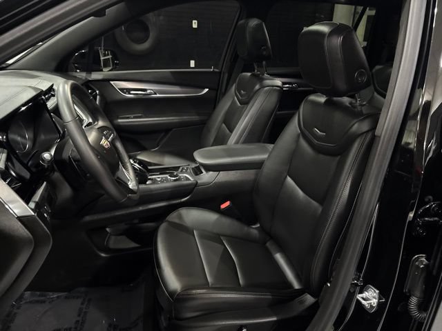 Certified 2025 Cadillac XT6 Luxury FWD image 13