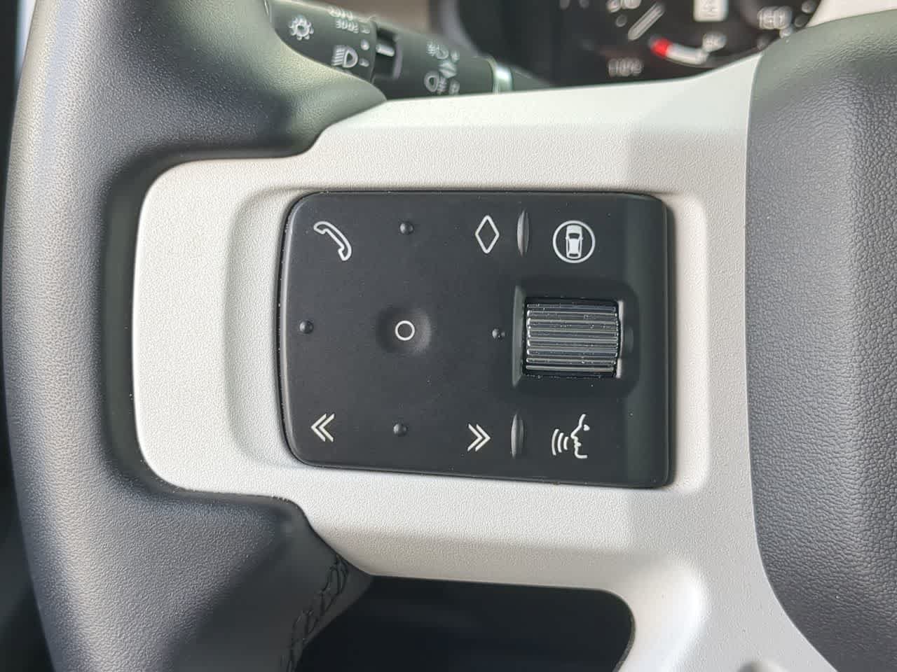 Certified 2025 Land Rover Defender 130 X-Dynamic SE AWD/4WD image 25