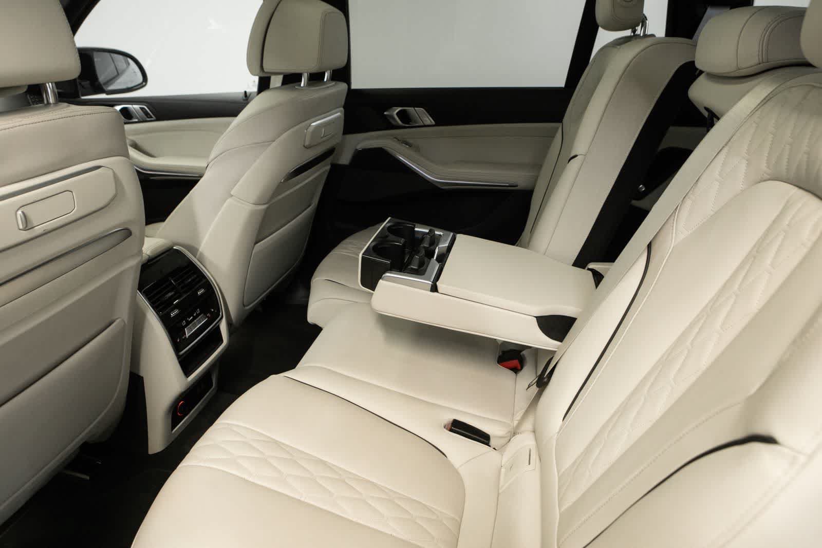 Used 2024 BMW X7 M60i w/ Climate Comfort Package AWD/4WD image 28