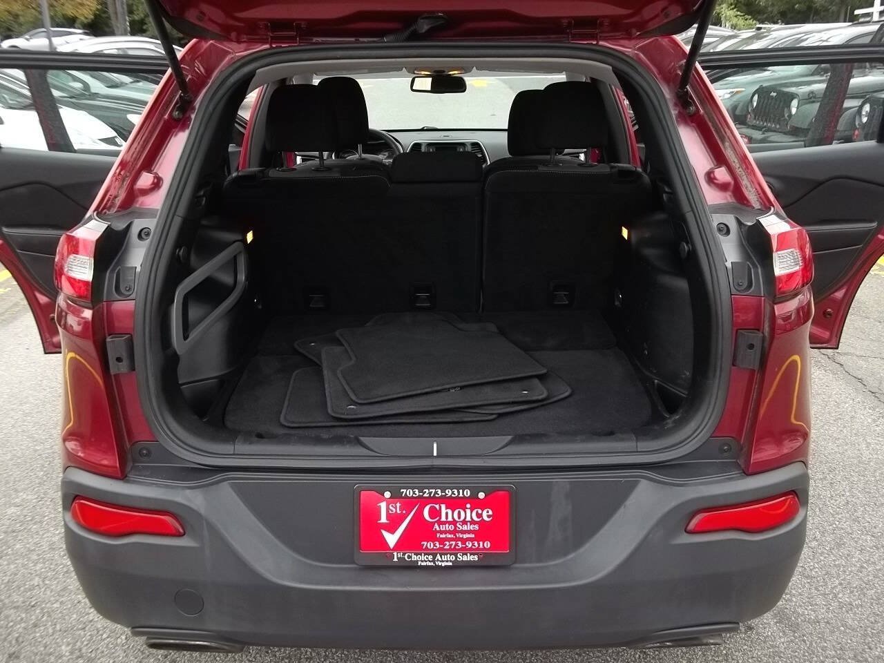 Used 2017 Jeep Cherokee Sport AWD/4WD image 31