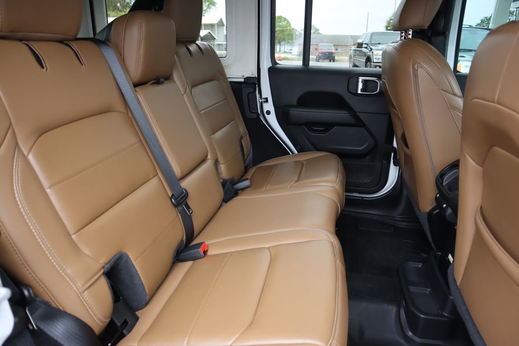 Used 2021 Jeep Wrangler Unlimited Sahara image 25