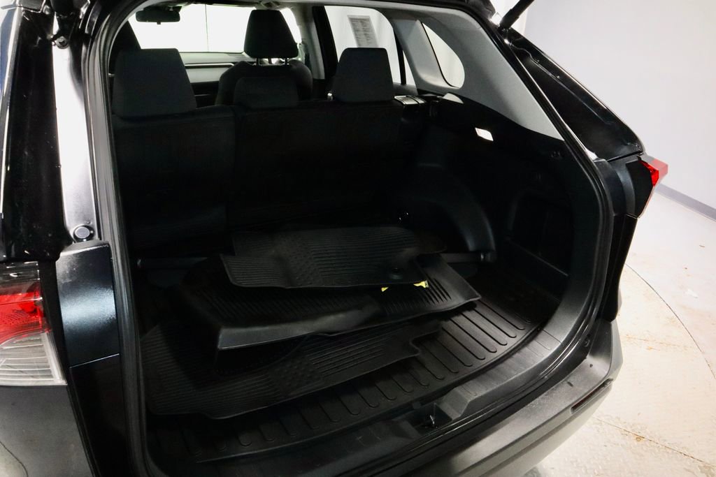 Used 2025 Toyota RAV4 XLE w/ Convenience Package image 12