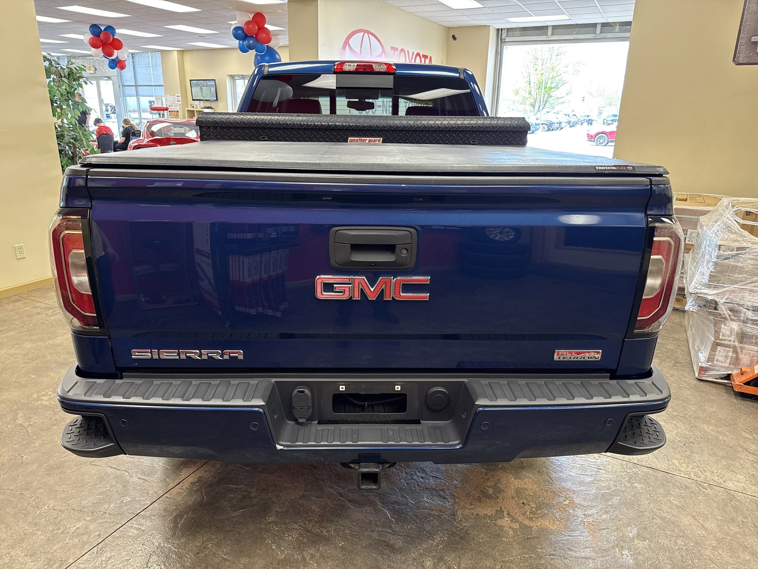 Used 2016 GMC Sierra 1500 SLE w/ All-Terrain Package AWD/4WD image 11