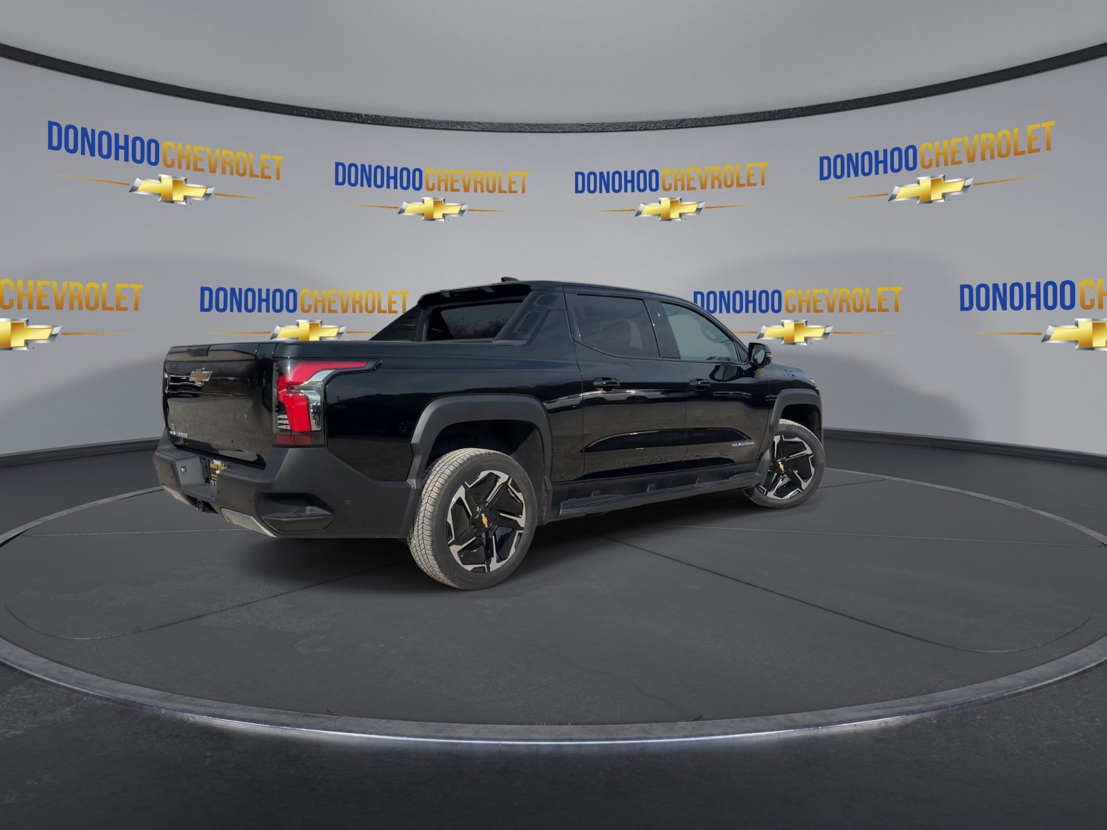 New 2026 Chevrolet Silverado EV LT w/ Premium Package image 8