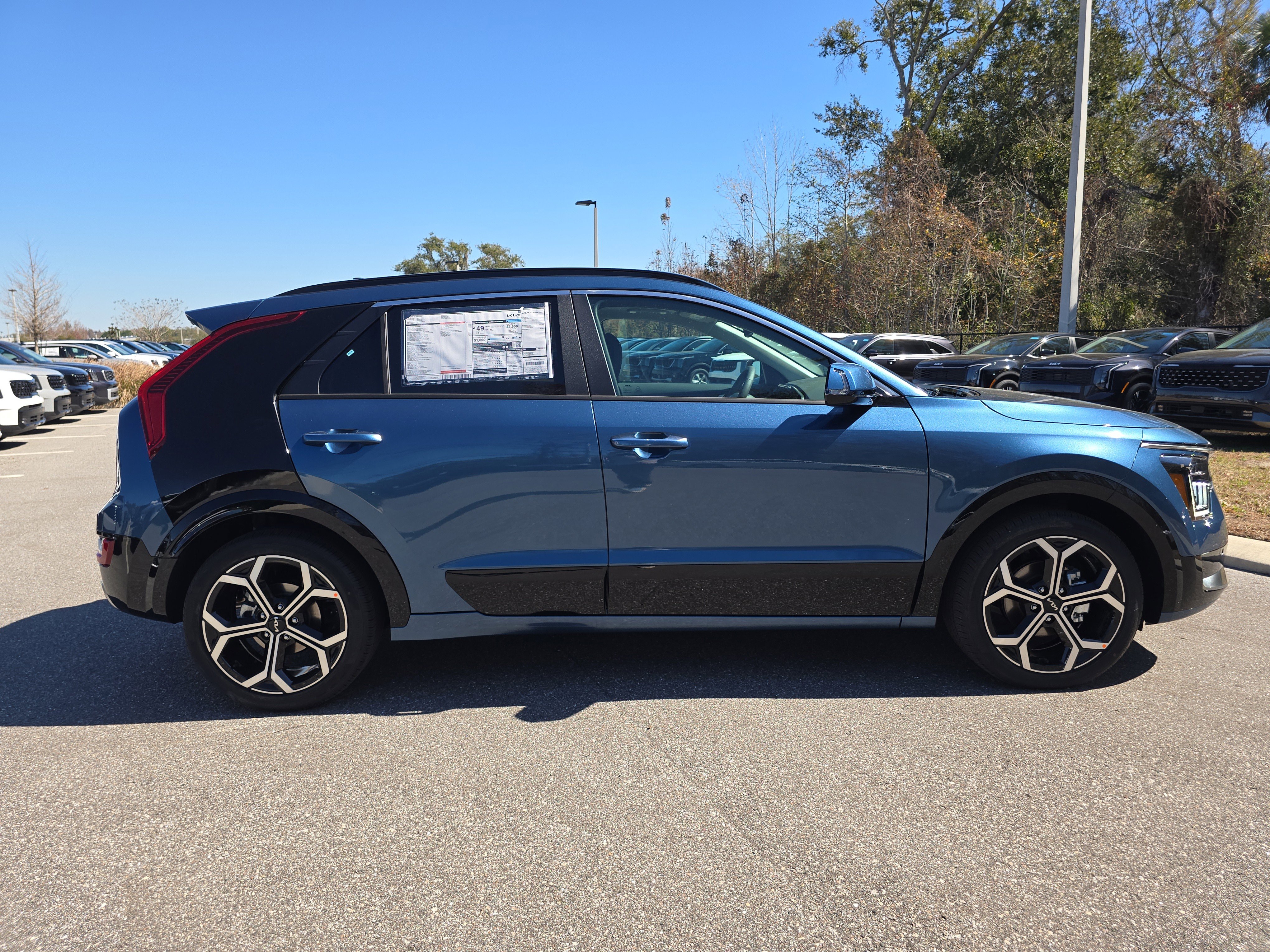 New 2026 Kia Niro SX Touring image 9