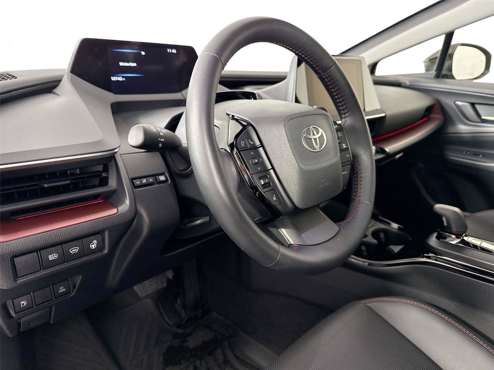 Certified 2025 Toyota Prius Plug-In Hybrid FWD image 4