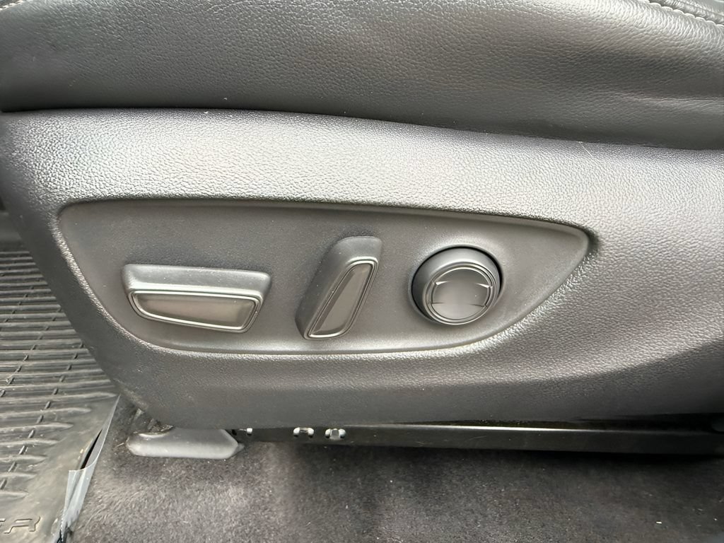 Used 2023 Toyota Highlander XSE AWD/4WD image 11