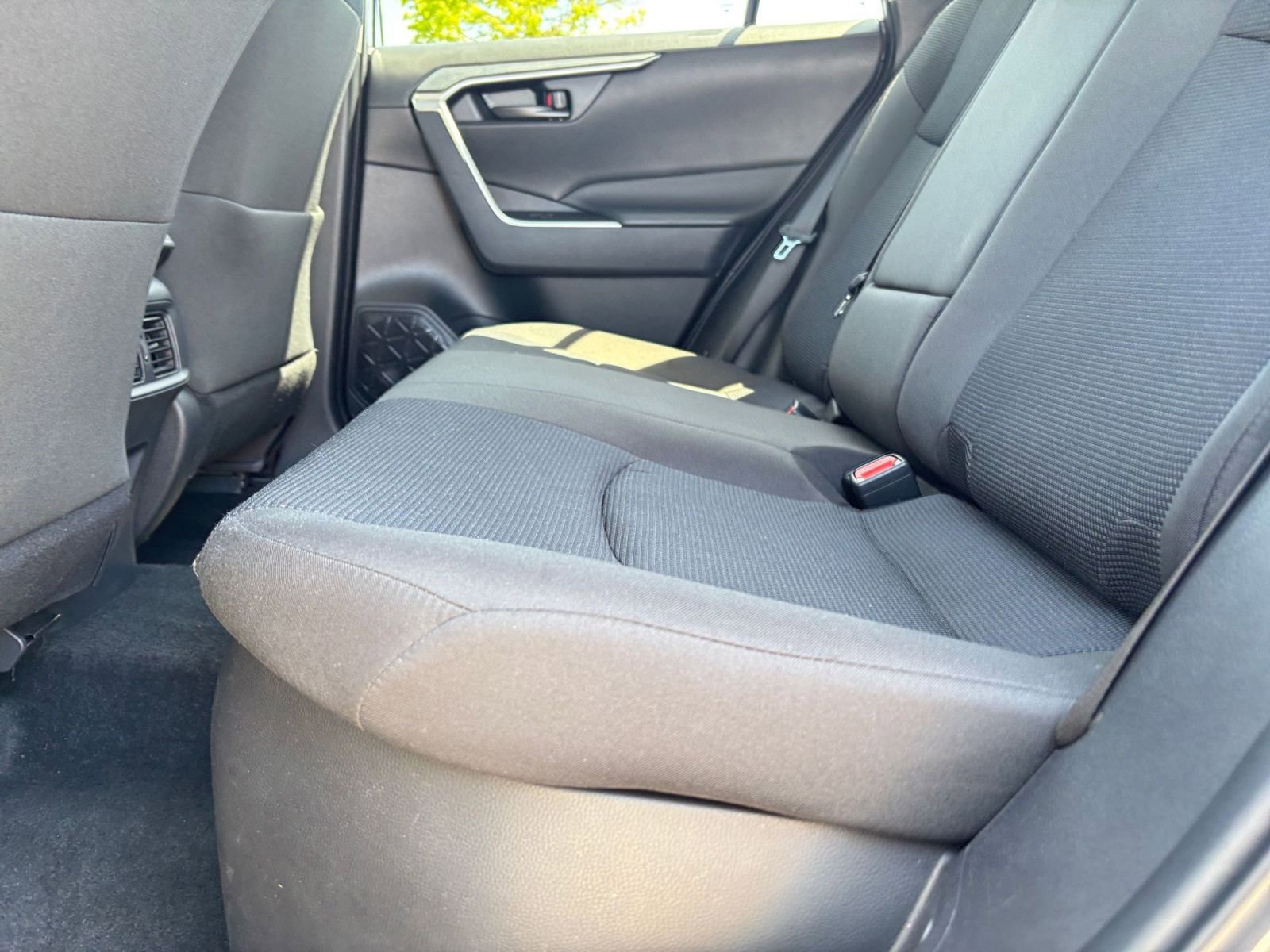 Used 2025 Toyota RAV4 LE AWD/4WD image 25