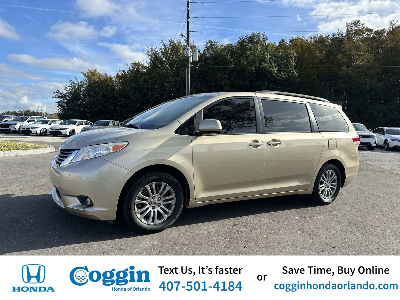 Used 2014 Toyota Sienna XLE image 1