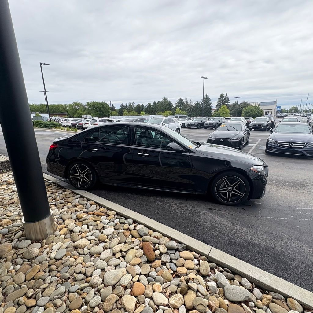 Used 2023 Mercedes-Benz C 300 4MATIC Sedan image 5