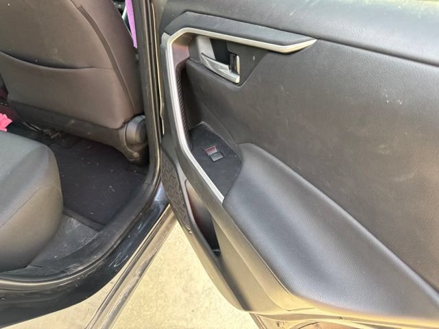 Used 2023 Toyota RAV4 XLE FWD image 15