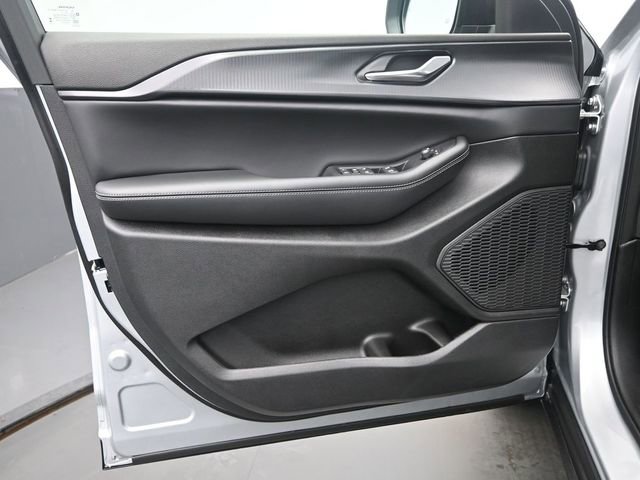 New 2026 Jeep Grand Cherokee L Laredo image 12