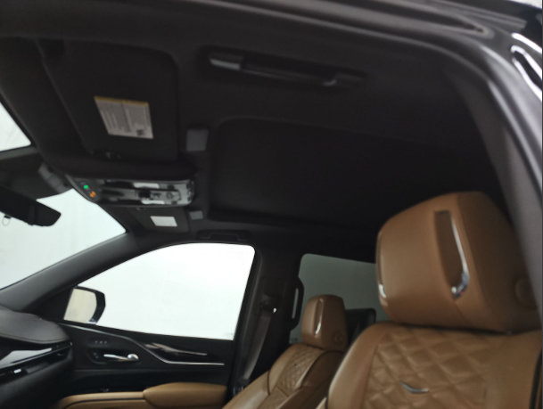 Used 2021 Cadillac Escalade Premium Luxury AWD/4WD image 10