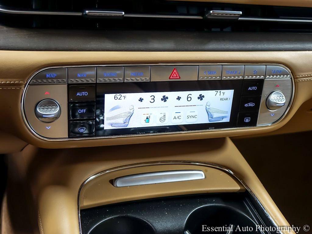 Used 2023 Genesis G90 3.5T AWD/4WD image 25