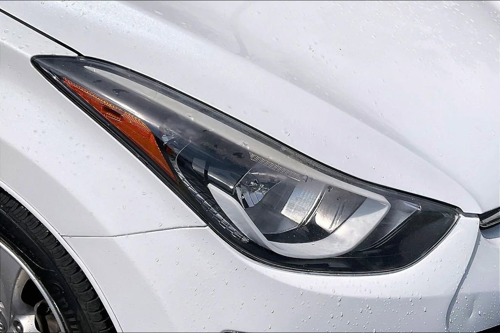 Used 2015 Hyundai Elantra SE FWD image 32