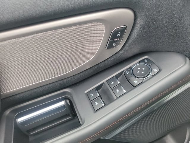 Used 2025 Ford Expedition Active AWD/4WD image 18
