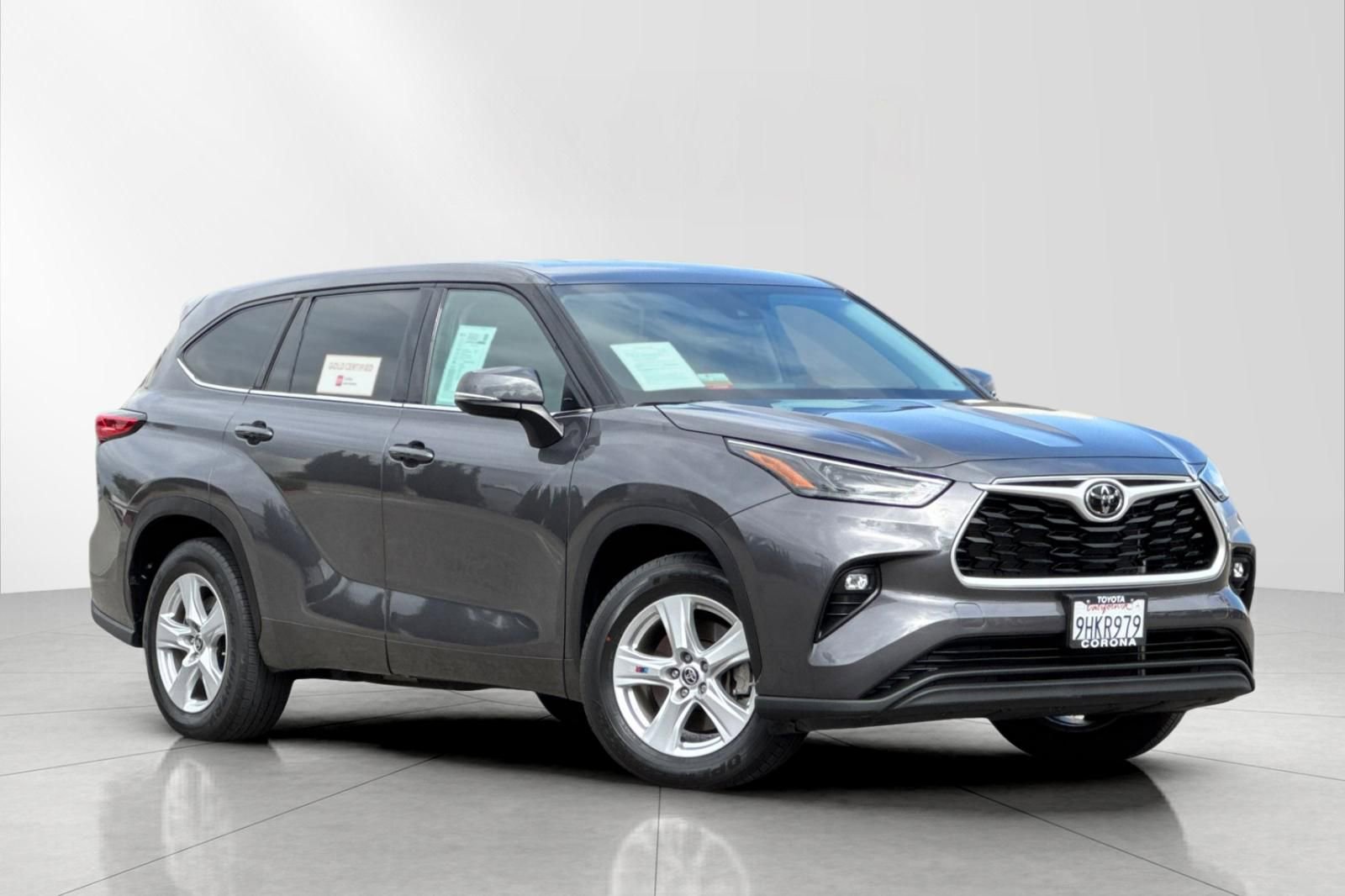 Used 2022 Toyota Highlander LE