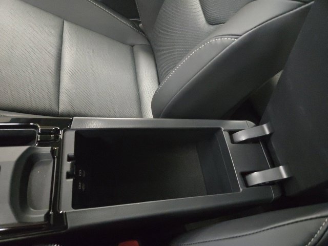 New 2027 Toyota Prius Plug-In Hybrid FWD image 29