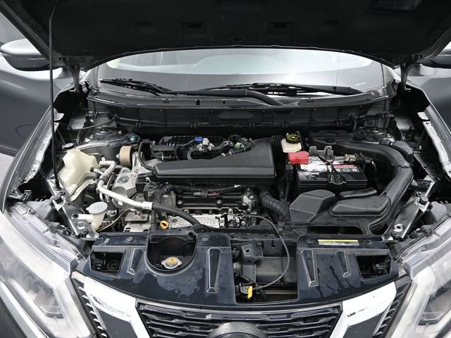 Used 2018 Nissan Rogue SV image 16