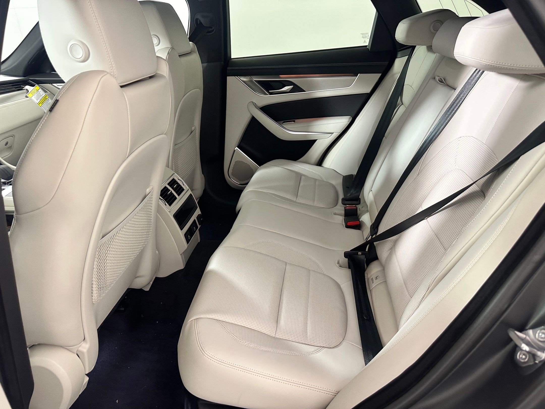 New 2026 Jaguar F-PACE R-Dynamic S image 11