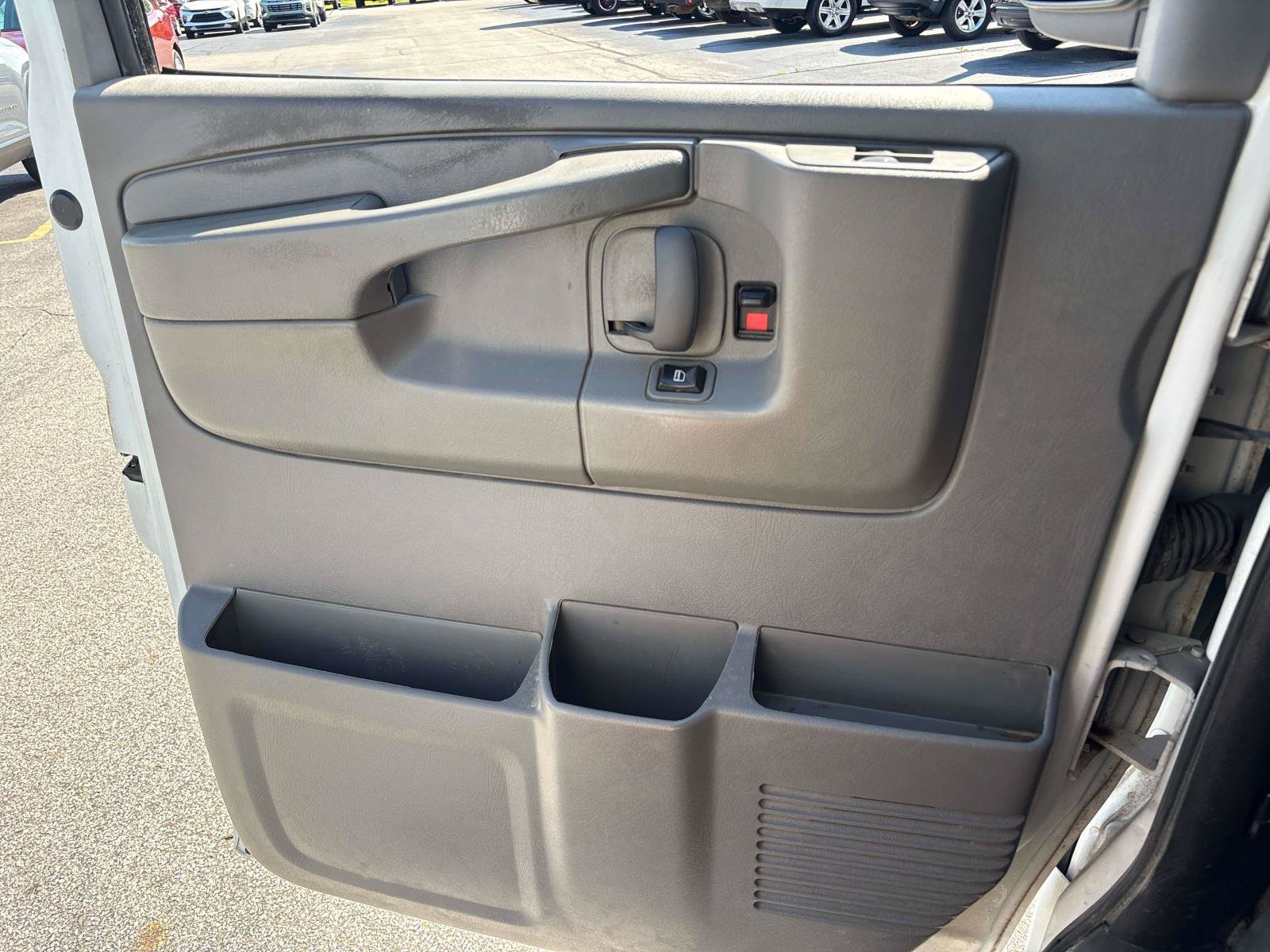 Used 2014 Chevrolet Express 1500 RWD image 14