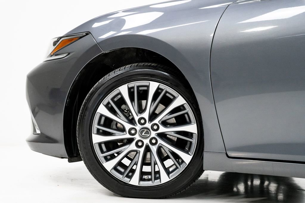 Used 2020 Lexus ES 300h 300h w/ Premium Package image 26